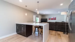 Photo #5: 6198853 Listing