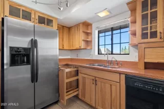 Photo #6: 6198903 Listing