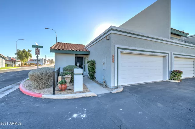 MLS: 6198904 Condo For Sale