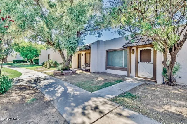 MLS: 6198923 Condo For Sale