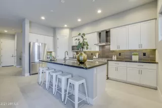 Photo #2: 6198951 Listing