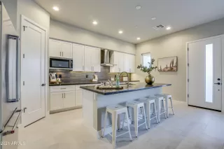 Photo #4: 6198951 Listing