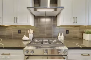 Photo #6: 6198951 Listing