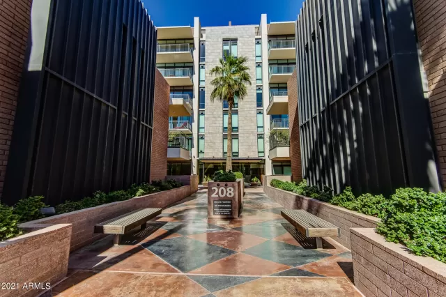 MLS: 6198977 Condo For Sale