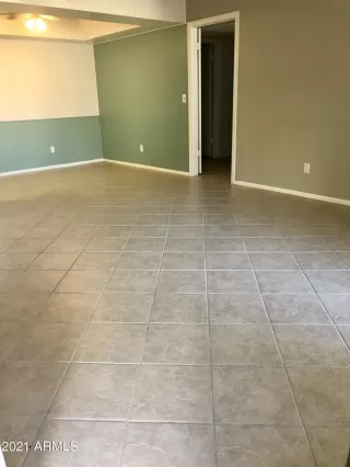 Photo #5: 6199123 Listing