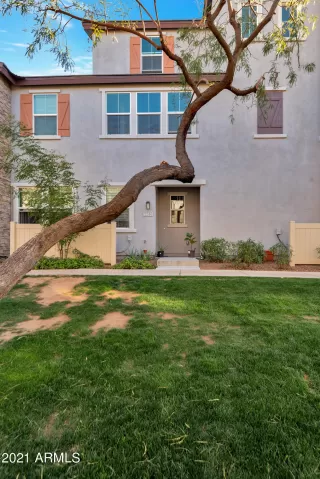 Photo #1: 6199157 Listing