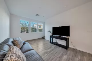 Photo #3: 6199157 Listing