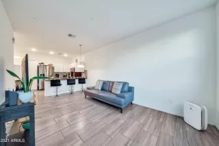 Photo #4: 6199157 Listing