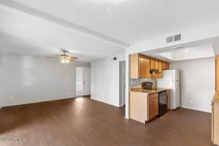 Photo #6: 6199165 Listing