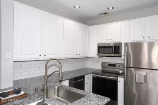 Photo #5: 6199294 Listing