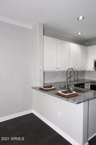 Photo #6: 6199294 Listing