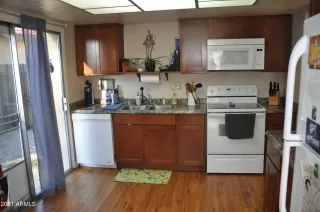 Photo #5: 6199359 Listing