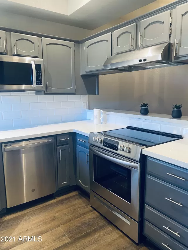 MLS: 6199378 Condo For Sale