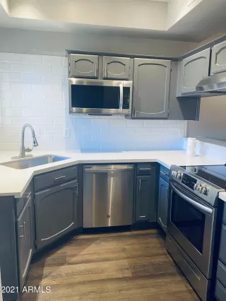 Photo #5: 6199378 Listing 