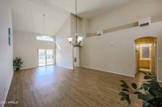 Photo #6: 6199390 Listing