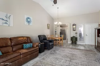 Photo #5: 6199521 Listing