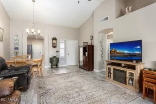 Photo #6: 6199521 Listing