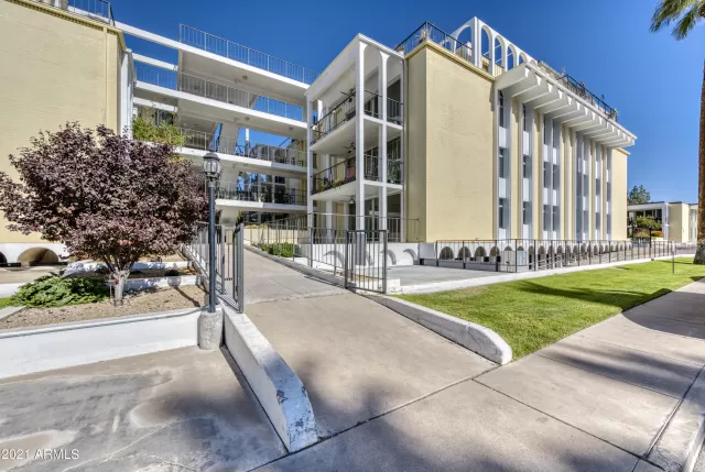 MLS: 6199525 Condo For Sale