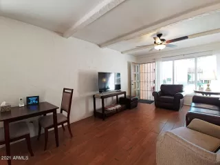 Photo #4: 6199609 Listing