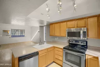 Photo #2: 6199656 Listing