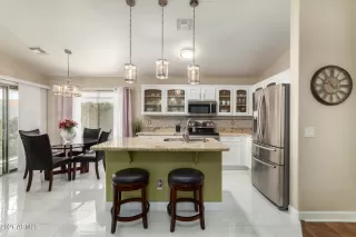 Photo #2: 6199680 Listing 