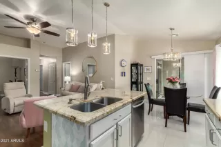 Photo #4: 6199680 Listing 