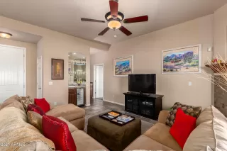 Photo #6: 6199736 Listing