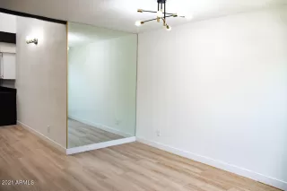 Photo #6: 6199860 Listing