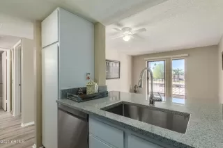 Photo #4: 6199901 Listing