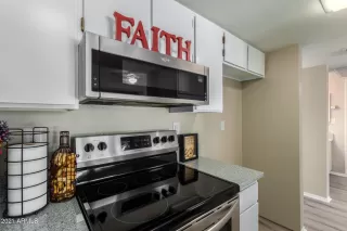 Photo #6: 6199901 Listing