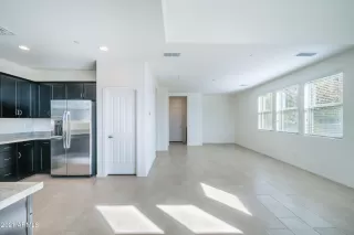 Photo #5: 6199931 Listing