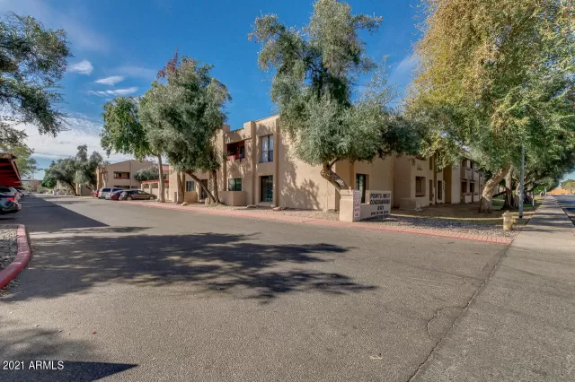 MLS: 6200033 Condo For Sale