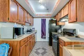 Photo #5: 6200033 Listing