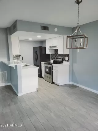 Photo #4: 6200133 Listing