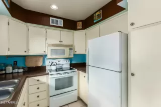 Photo #6: 6200146 Listing