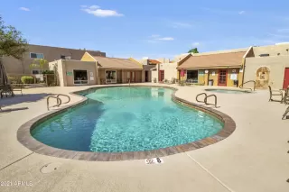 Photo #6: 6200204 Listing