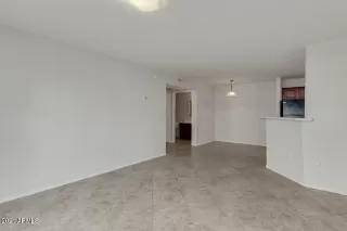 Photo #5: 6200269 Listing