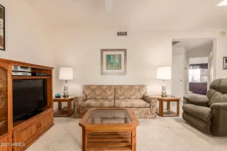 Photo #6: 6200296 Listing