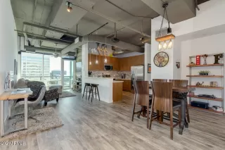 Photo #4: 6200485 Listing 