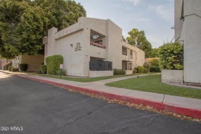 MLS: 6200761 Condo For Sale