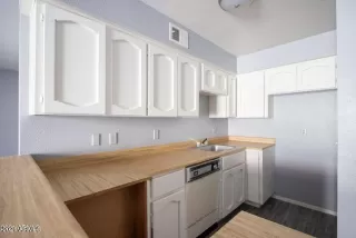 Photo #4: 6200761 Listing