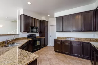 Photo #5: 6200855 Listing