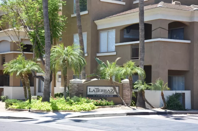 MLS: 6201072 Condo For Sale