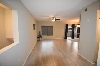 Photo #4: 6201072 Listing