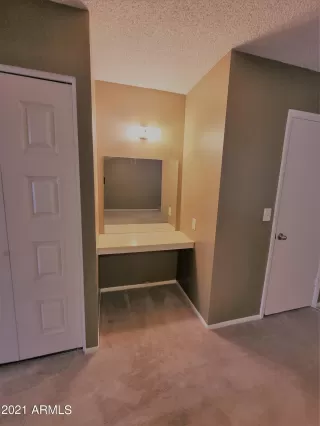 Photo #5: 6201087 Listing 