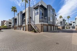 Photo #3: 6201232 Listing