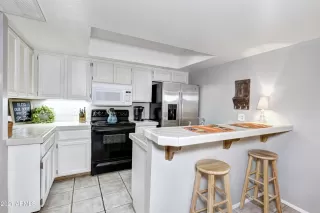 Photo #3: 6201457 Listing