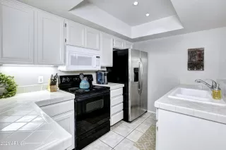 Photo #4: 6201457 Listing