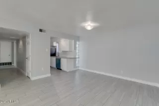 Photo #5: 6201489 Listing