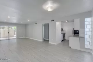 Photo #6: 6201489 Listing